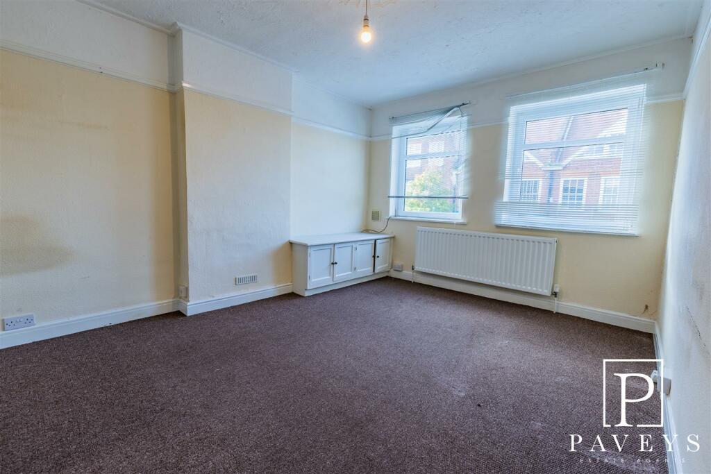 Additional image 17 of Connaught Avenue, Frinton-On-Sea