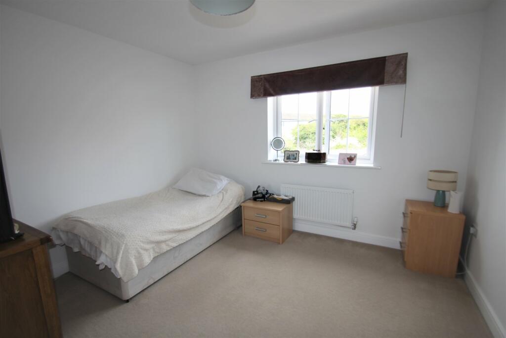 Additional image 16 of Skippers Way, Walton on the Naze, CO14