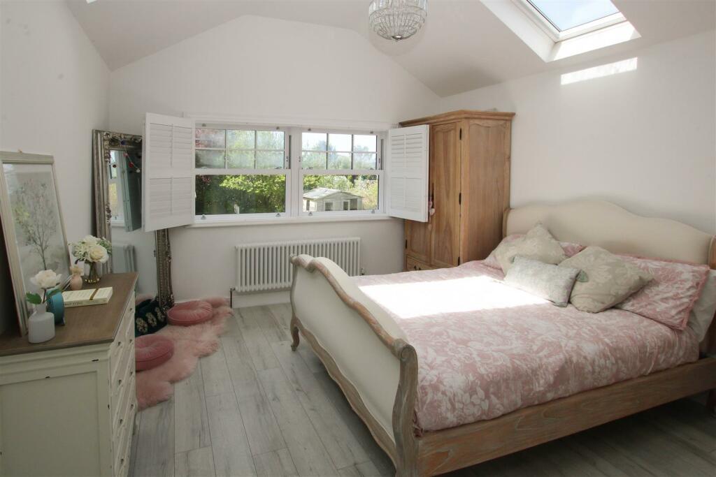 Additional image 22 of Middle Road, Ingrave, Brentwood