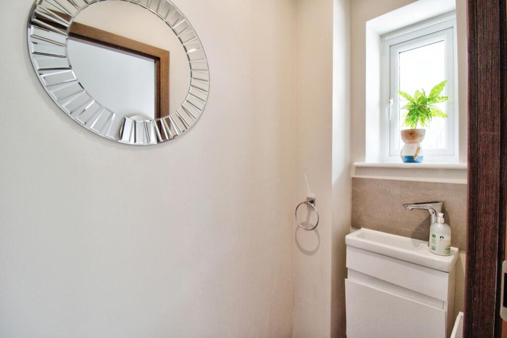 Additional image 9 of Elm Gardens, Mountnessing, CM15