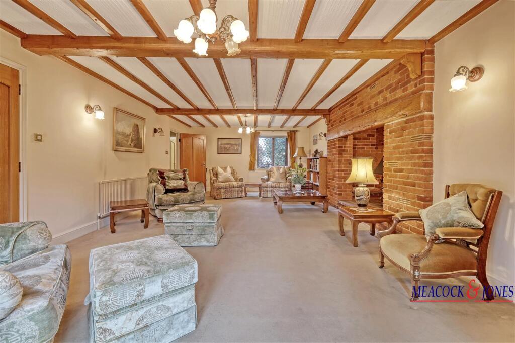 Additional image 14 of Roundwood Avenue, Hutton Mount, Brentwood