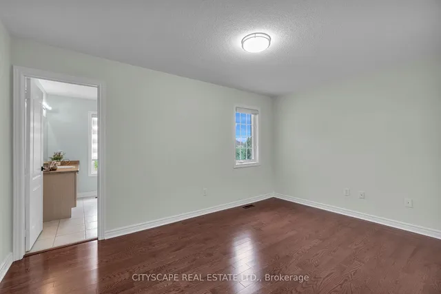 Additional image 26 of 33 Huntspoint Dr