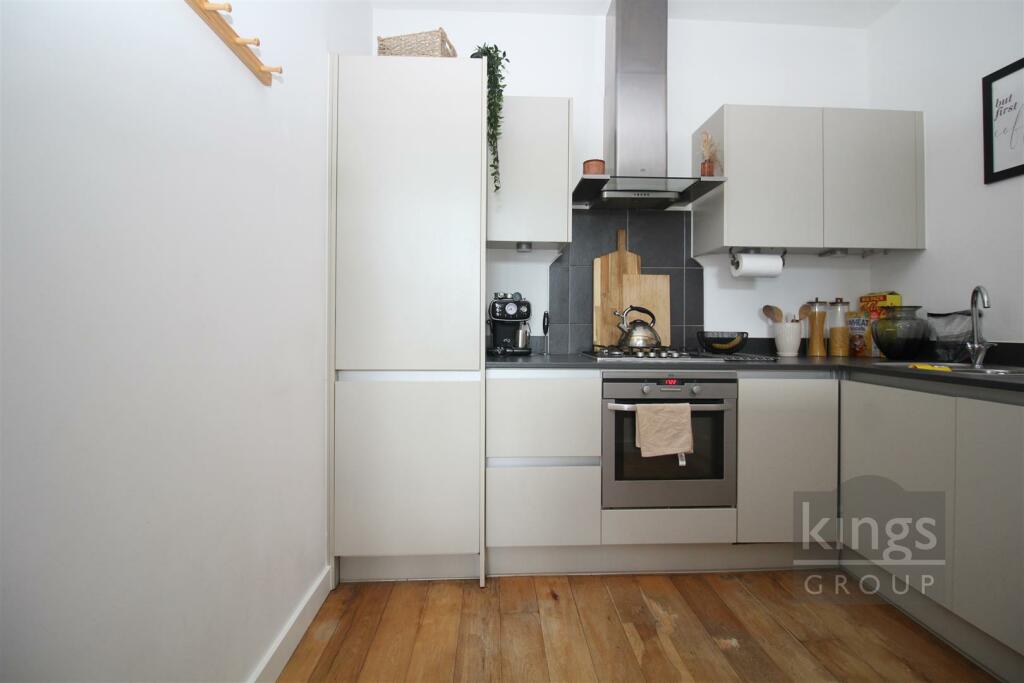 Additional image 19 of New Pond Street, Newhall