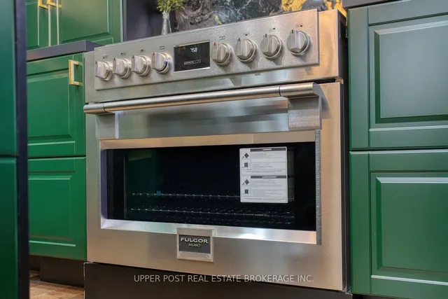 Additional image 27 of 23 Larabee Cres