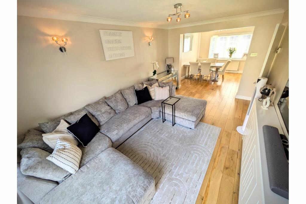 Additional image 13 of Lorraine Close, Billericay, CM11