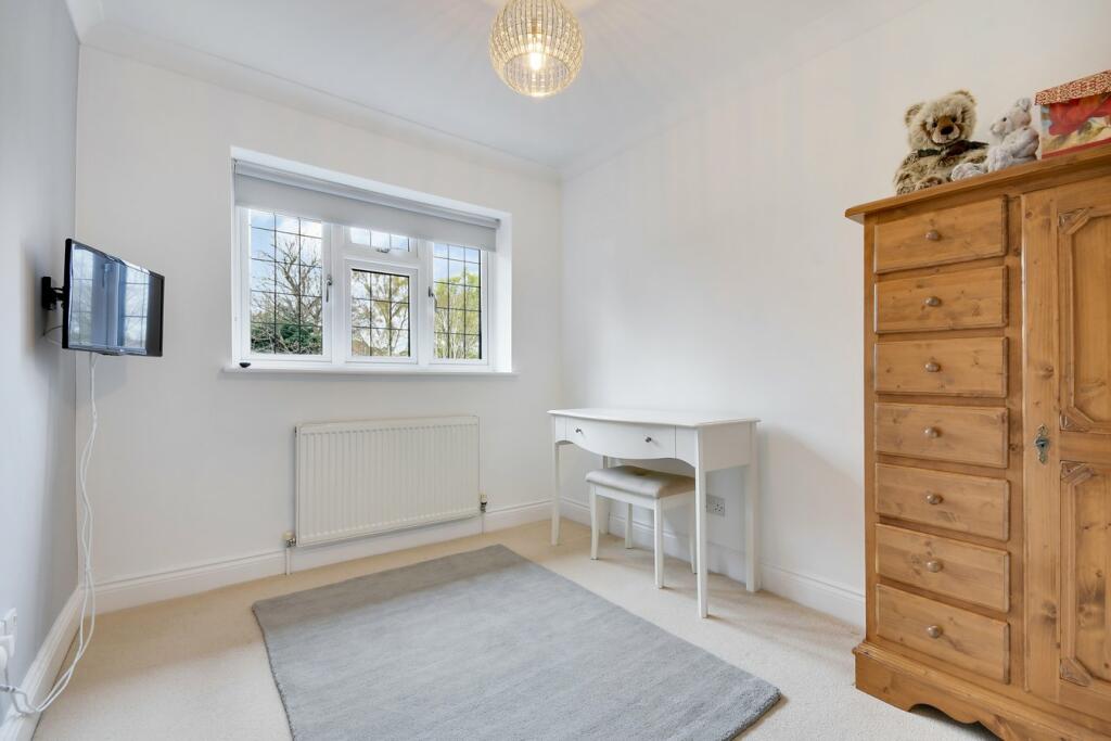 Additional image 23 of Rochford Avenue, Shenfield, Brentwood, CM15