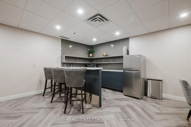 Additional image 33 of 1 Leaside Park Dr Unit 303