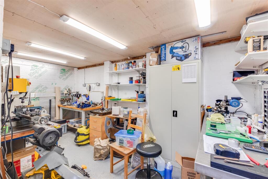 Additional image 26 of The Quillet, Neston