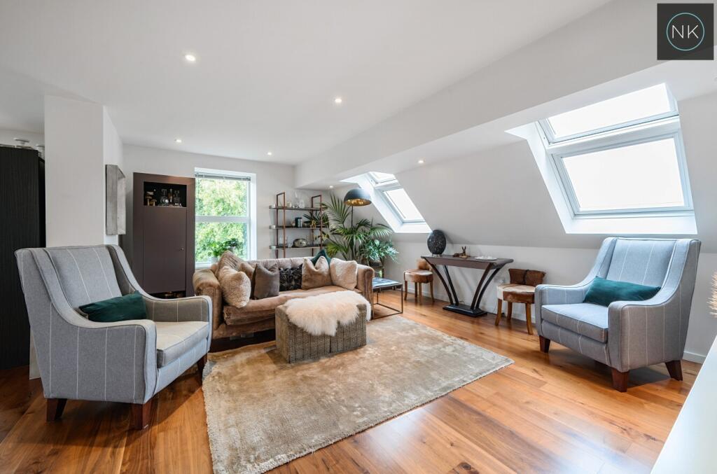 Additional image 33 of Coopers Court, Piercing Hill, Theydon Bois, Epping, Essex, CM16