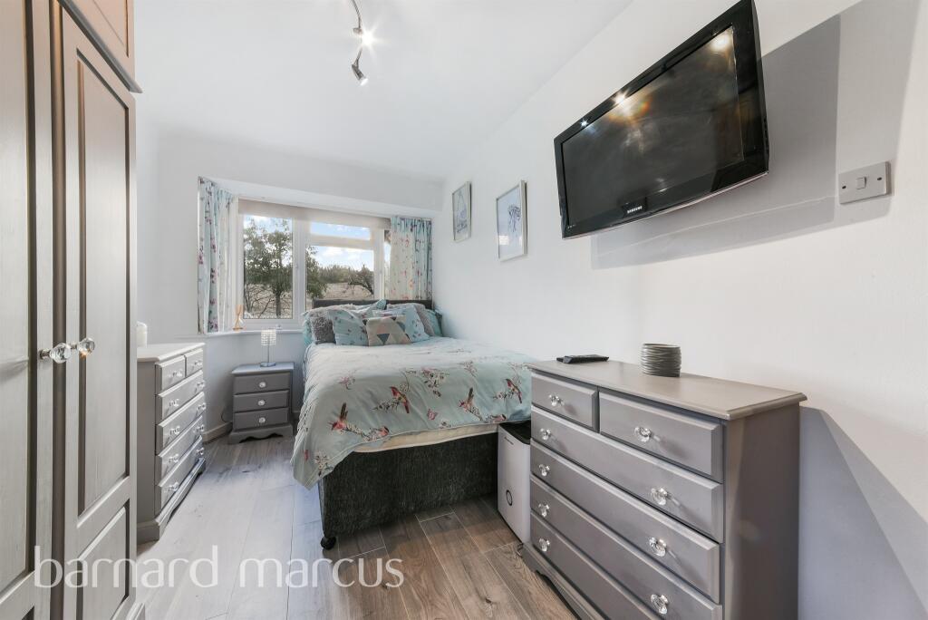 Additional image 6 of Mitchley Avenue, South Croydon