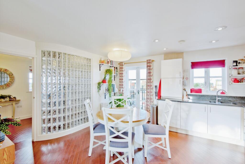 Additional image 6 of Hart Street, Brentwood, Essex, CM14