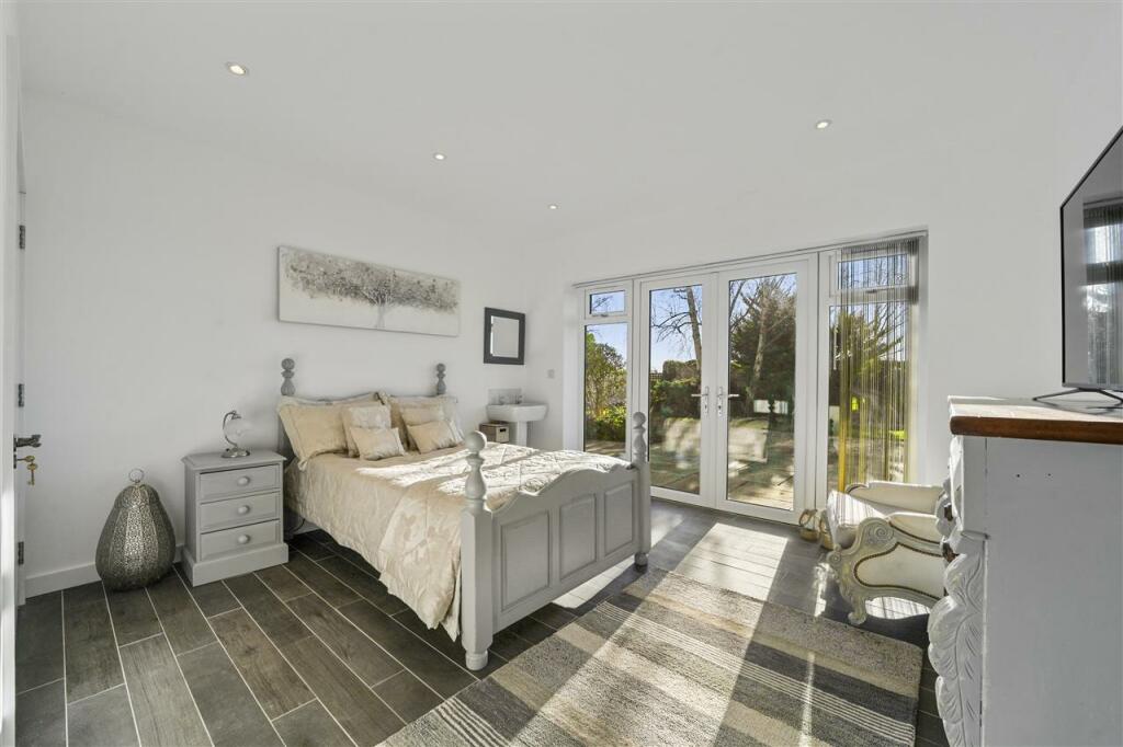 Additional image 9 of Holly Tree Cottage, Great Holland