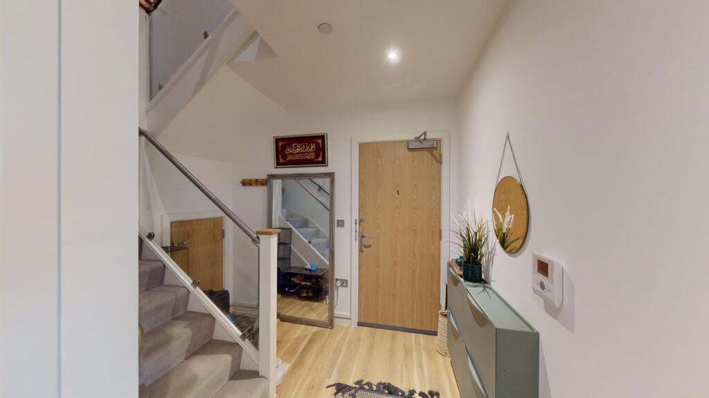 Additional image 3 of Cherry Orchard Road, Croydon, CR0