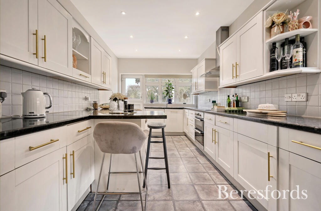 Additional image 9 of Chelmsford Road, Shenfield, CM15