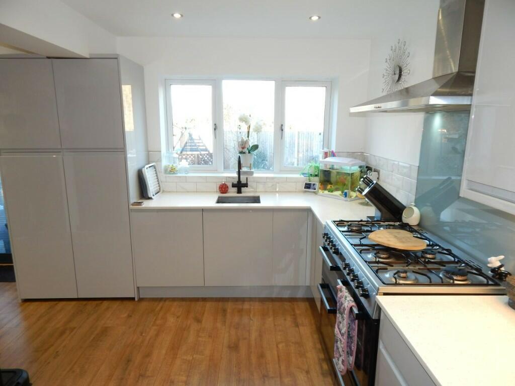 Additional image 7 of Dockfield Avenue, Harwich, Essex, CO12