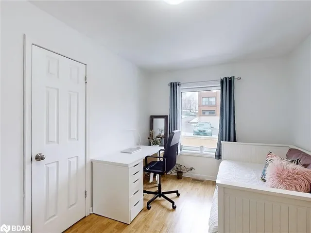 Additional image 25 of 16 Edinborough Crt