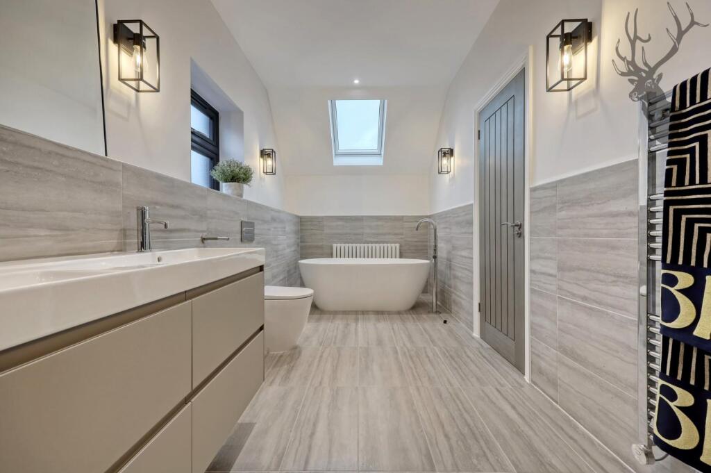 Additional image 25 of Lessington Barn, Theydon Mount