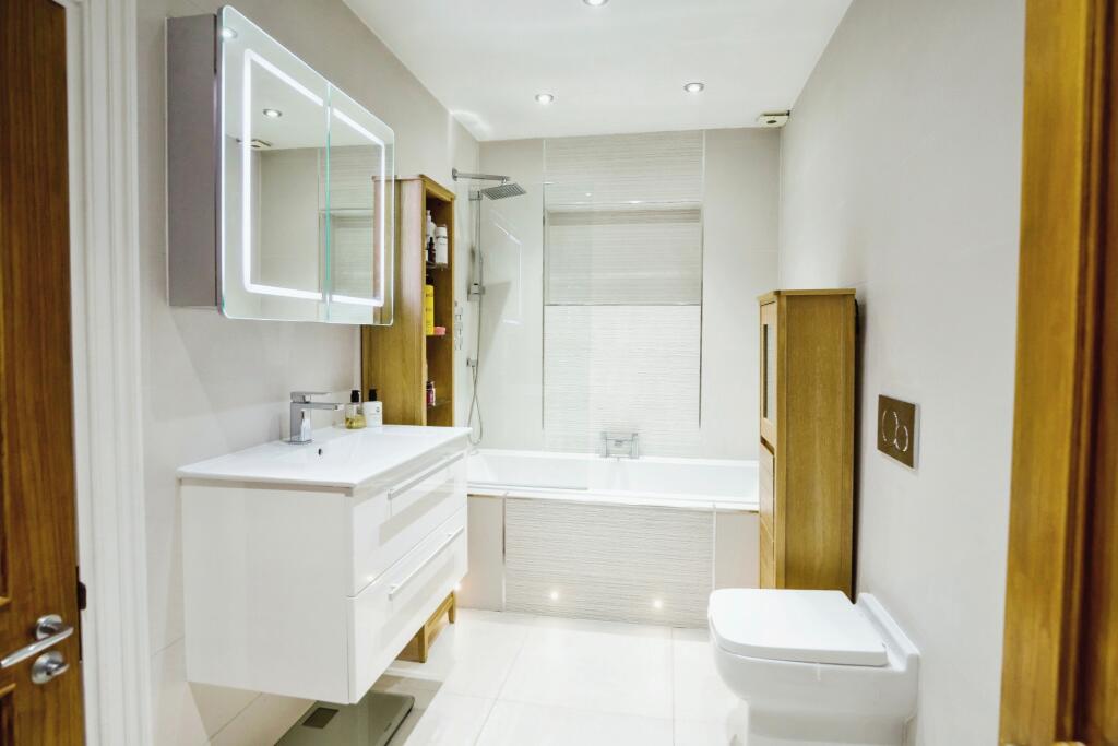 Additional image 16 of The Lydiate, Birkenhead Road, Willaston, CH64