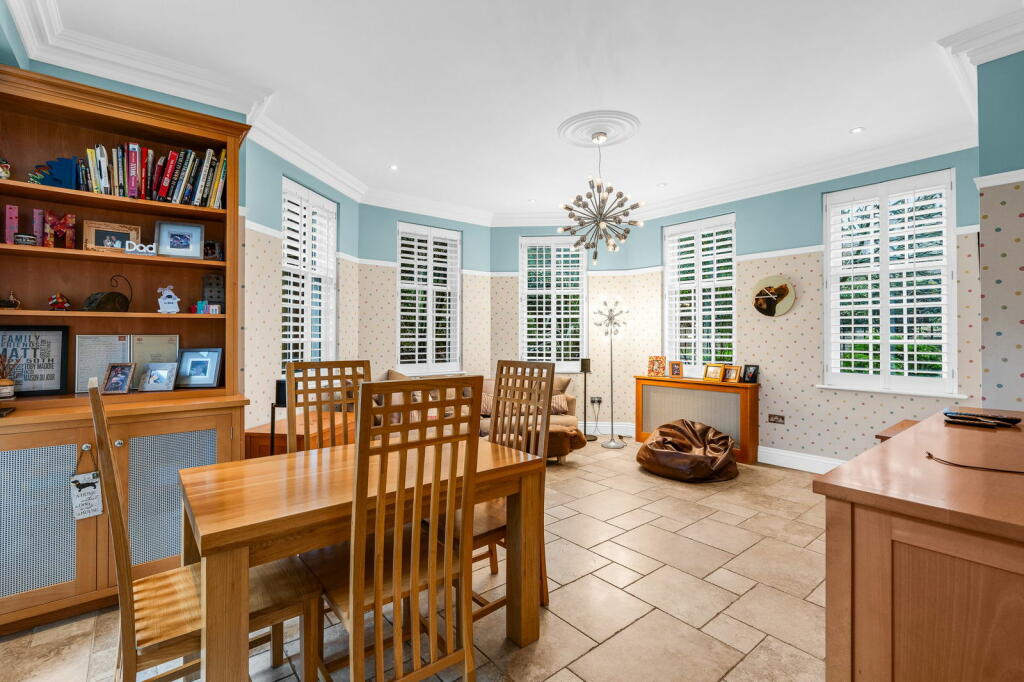 Additional image 14 of Thorndon Approach, Herongate, Brentwood, CM13 3PA