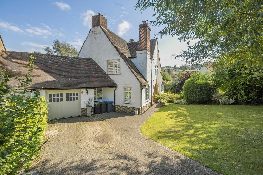 The Netherlands, Coulsdon, CR5