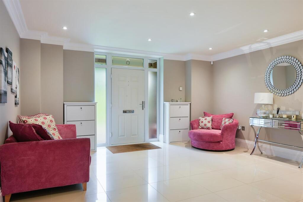 Additional image 12 of High Oaks Close, Coulsdon
