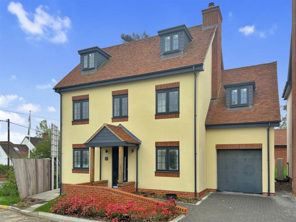 Primary image of Waltham Grange Close