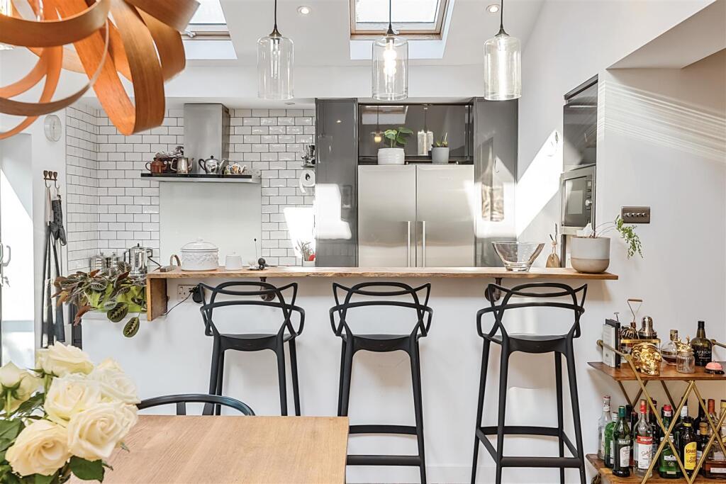 Additional image 14 of High Road, Chipstead