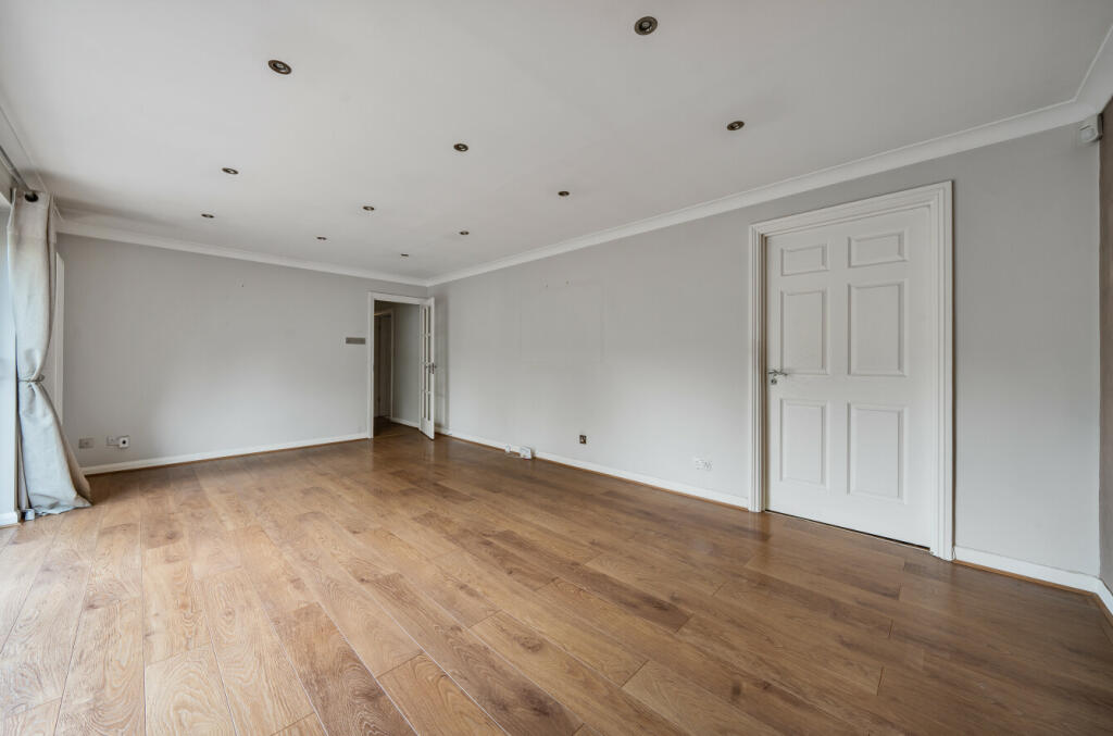 Additional image 5 of Woodbury Close, Croydon