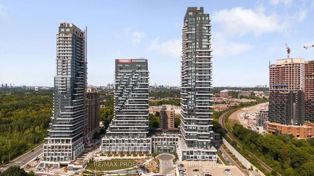 Additional image 27 of 30 Inn On The Park Dr Unit 320