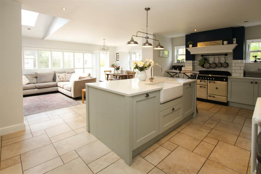 Additional image 3 of Middle Road, Ingrave, Brentwood