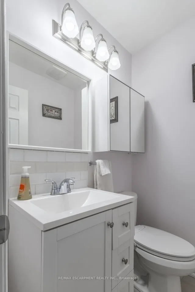 Additional image 14 of 83 Robert Hicks Dr