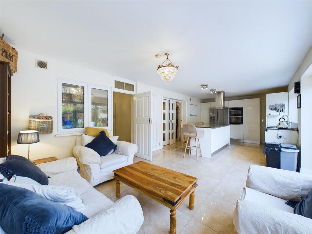 Additional image 10 of Whyteleafe Hill, Whyteleafe