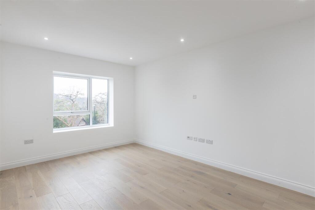 Additional image 11 of Sanderstead Road, South Croydon