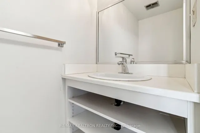 Additional image 39 of 44 Chester Le Blvd Unit 6