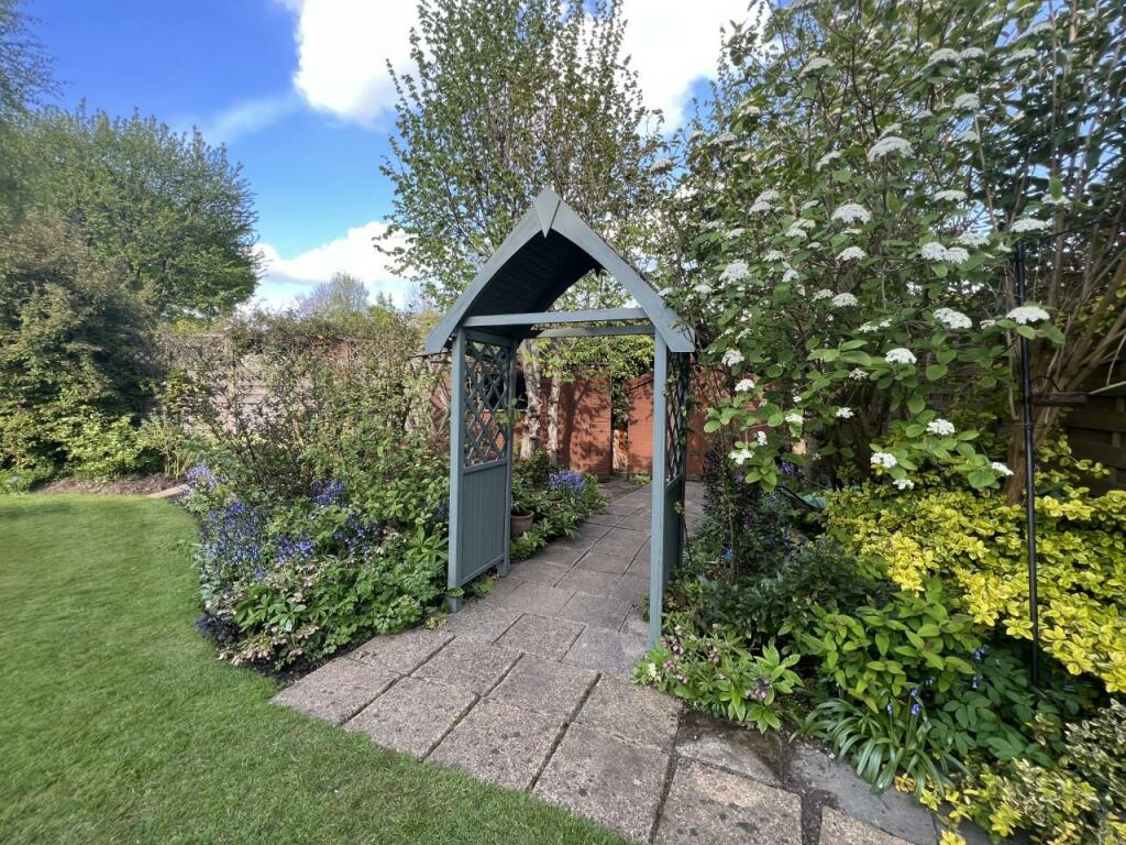 Additional image 21 of Roundwood Grove, Hutton Mount, Brentwood