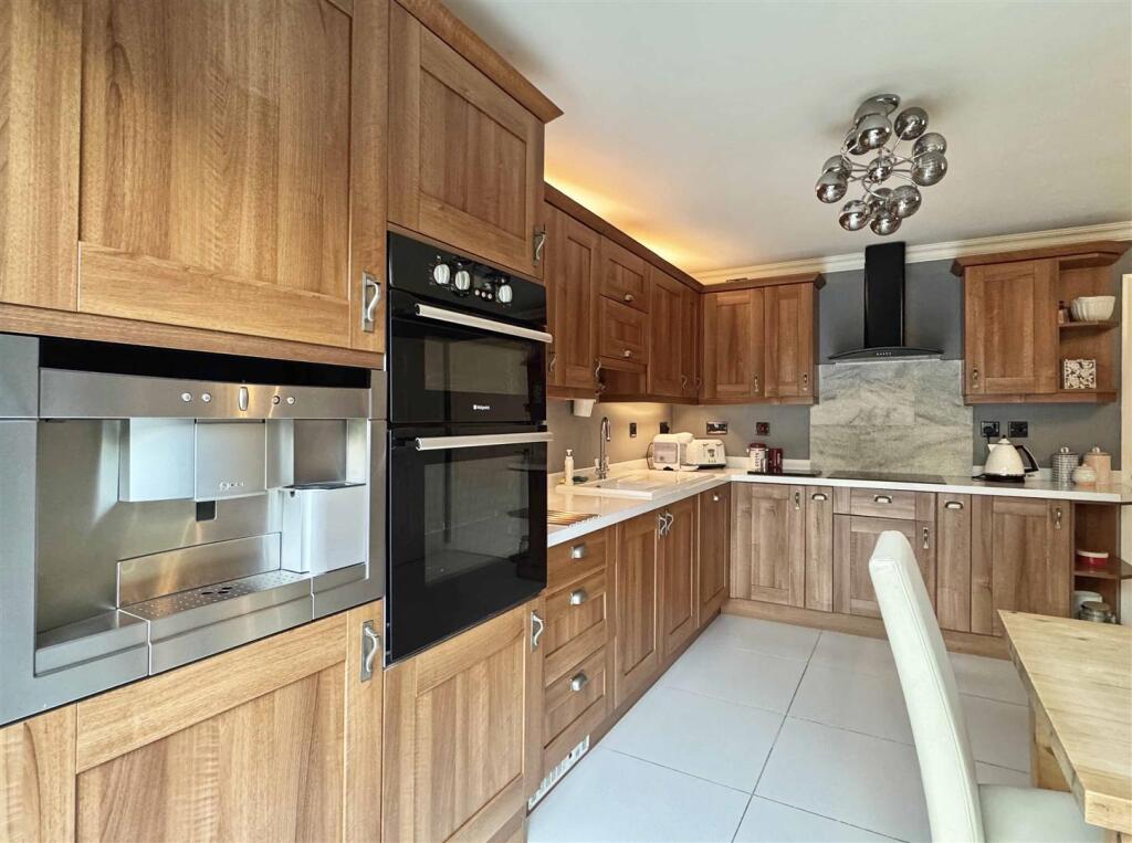 Additional image 4 of Shimbrooks, Great Leighs, Chelmsford