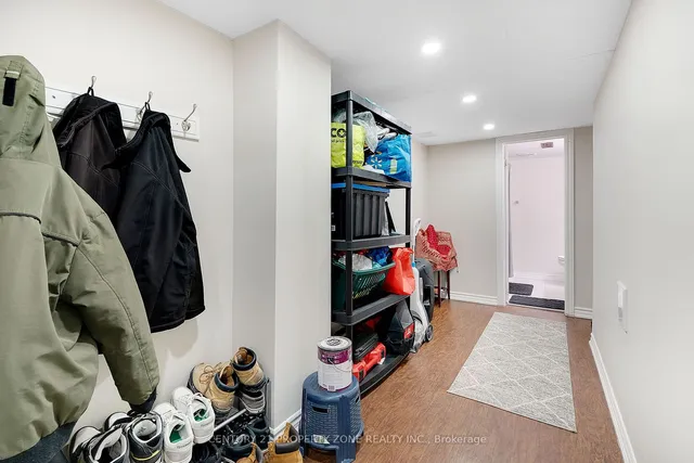 Additional image 27 of 9 Giltspur Rd