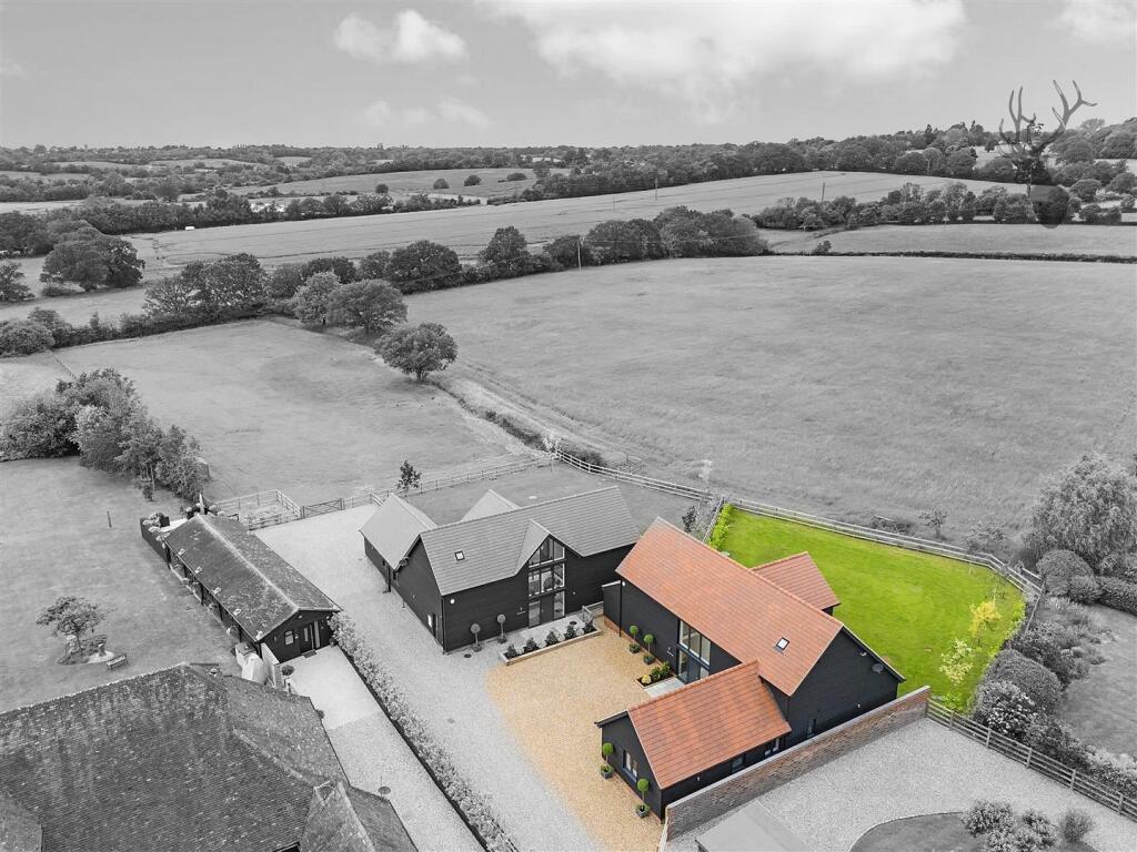 Additional image 40 of Lessington Barn, Theydon Mount