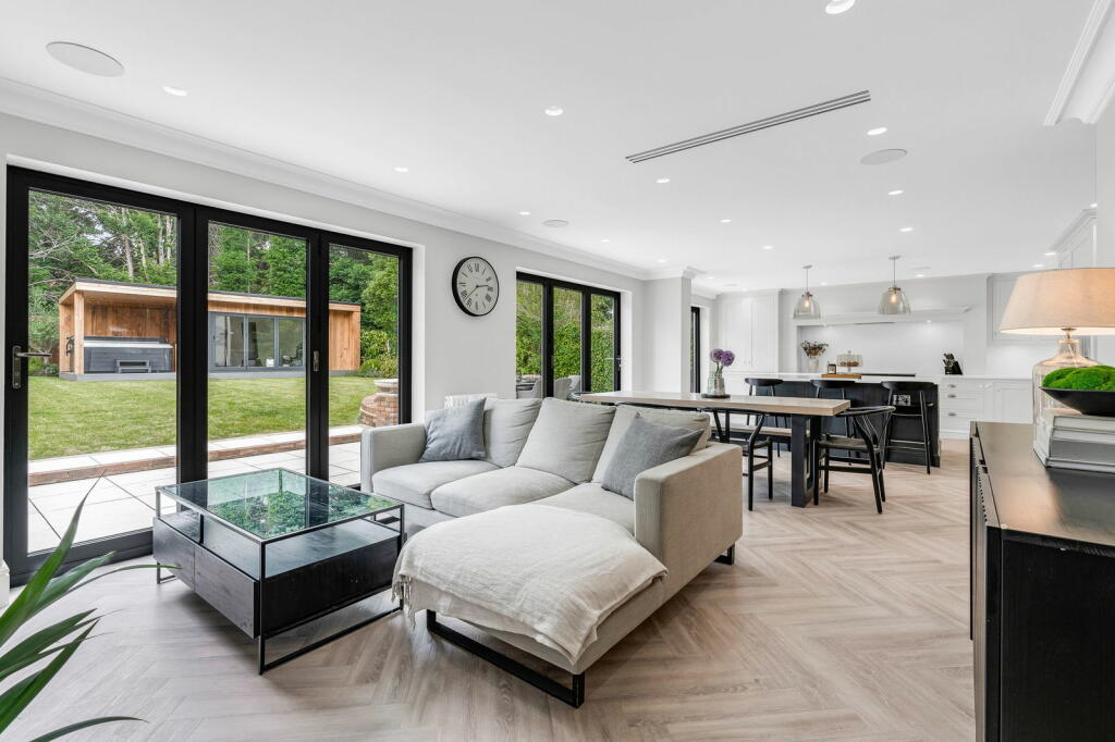 Additional image 16 of Longaford Way, Hutton Mount, Brentwood, CM13 2LT