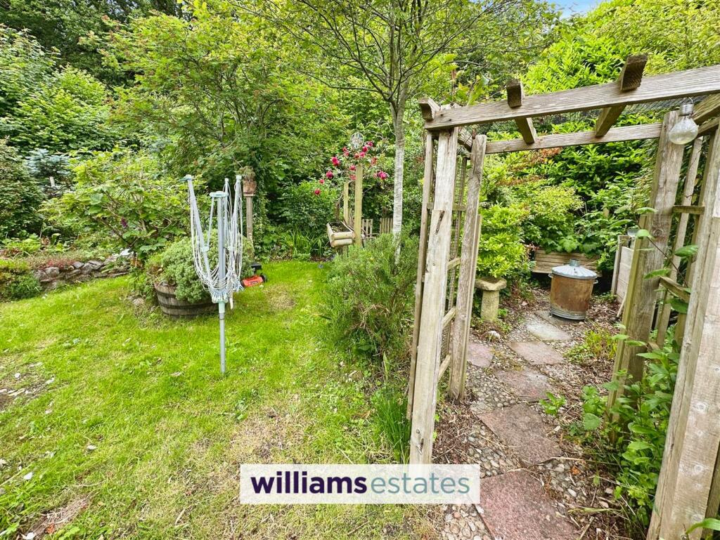 Additional image 20 of Coed-Talon, Mold