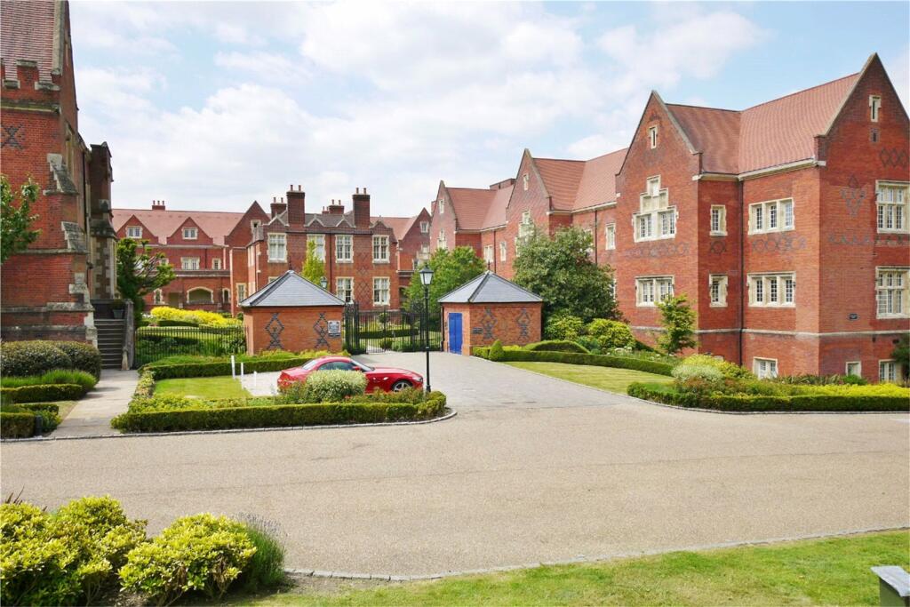 Kavanagh Court, The Galleries, Warley, Brentwood, CM14