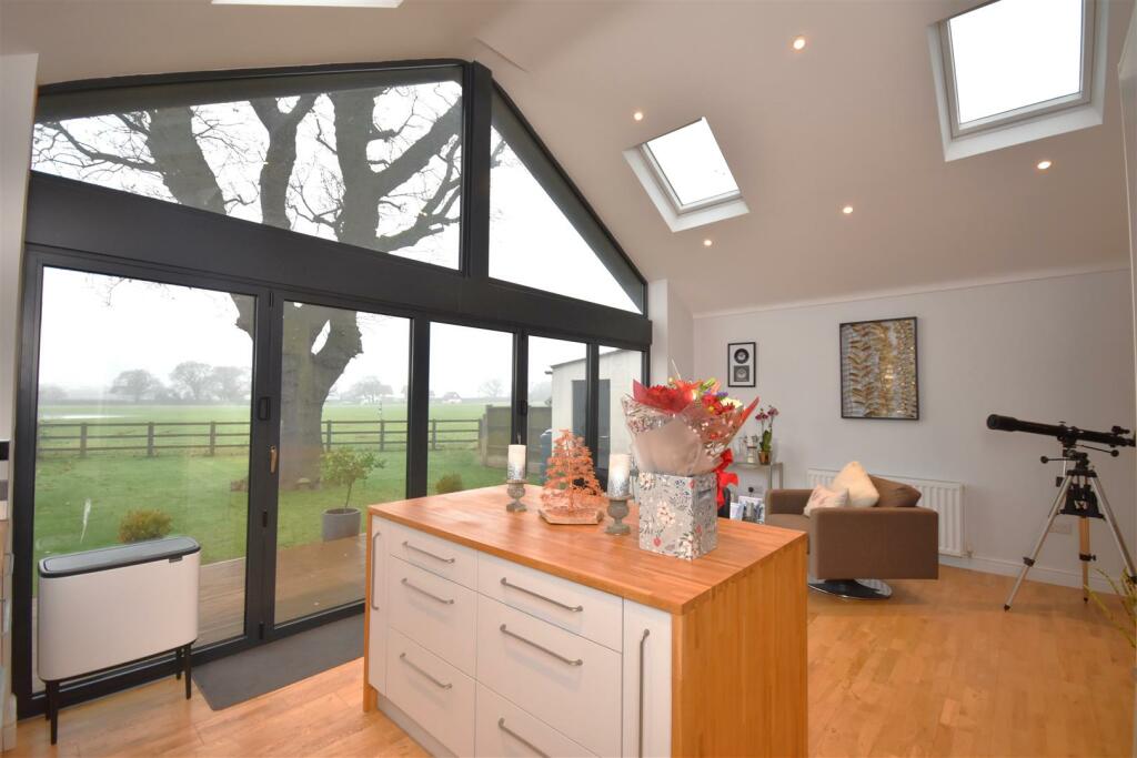 Additional image 7 of Meadow Lane, Willaston, Neston