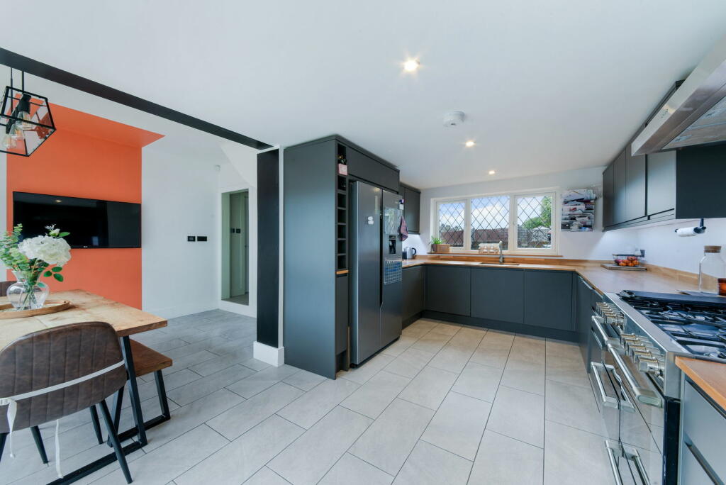 Additional image 3 of Woodstock Road, Coulsdon, CR5 3HS