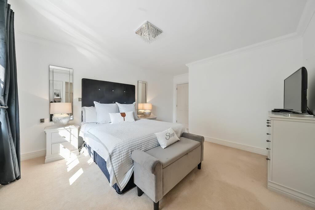 Additional image 18 of West Parkside, Warlingham, CR6