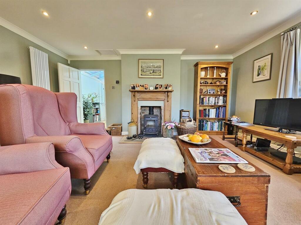 Additional image 16 of High Street, Thorpe-Le-Soken