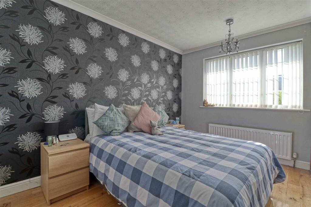Additional image 7 of Devereaux Close, Walton on the Naze