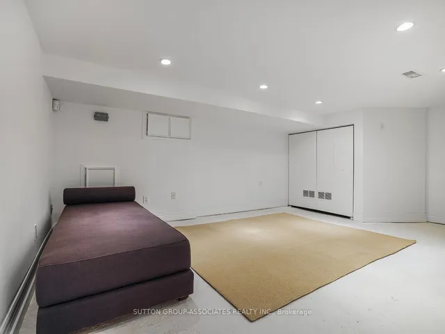 Additional image 22 of 98 Maplewood Ave