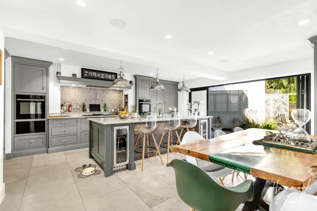 Additional image 31 of Kendal Avenue, Epping, CM16