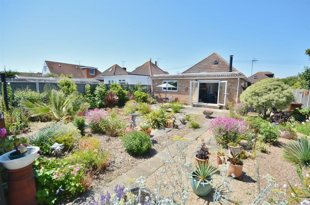 Additional image 4 of Ingarfield Road, Holland-On-Sea,