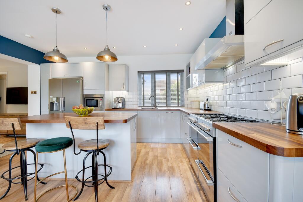 Additional image 9 of Beehive Lane, Chelmsford